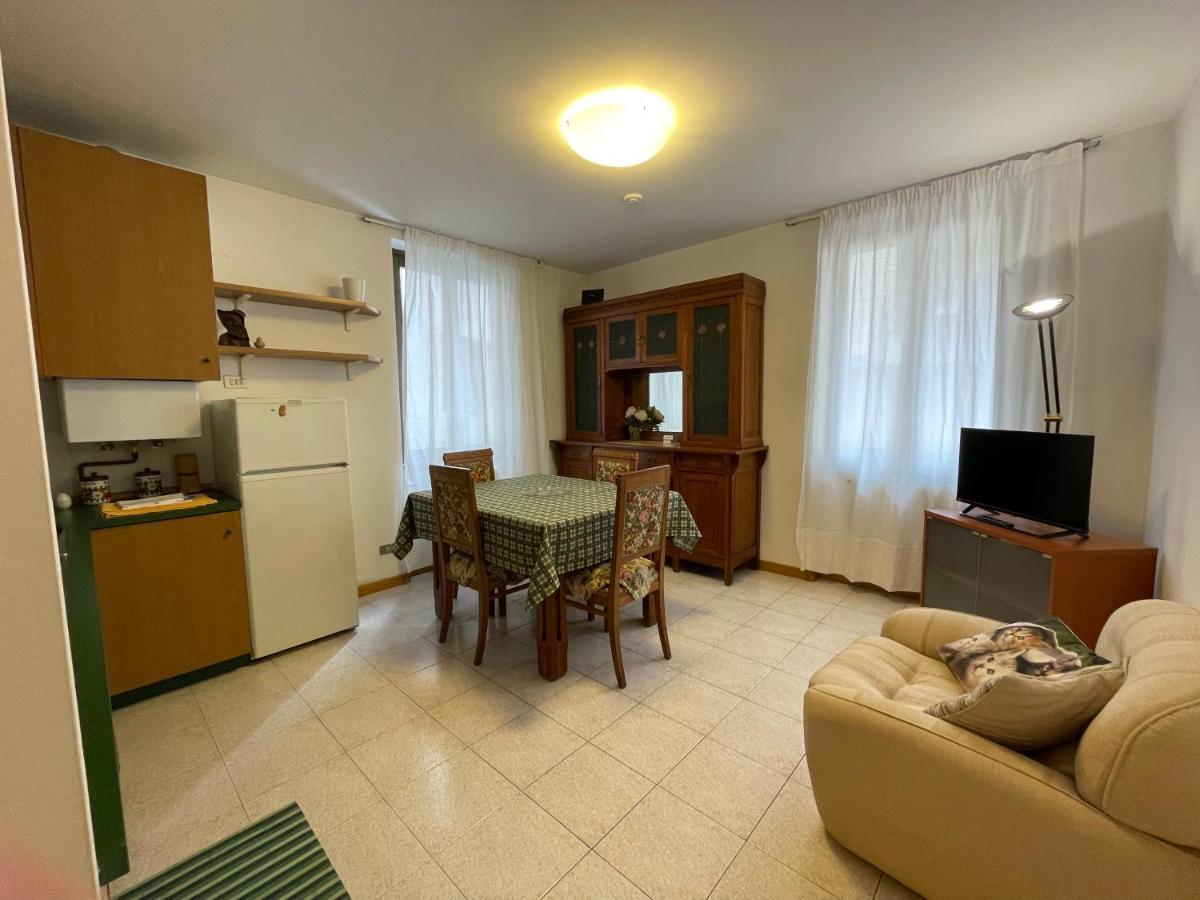 Cozy Apartment With Private Parking On Domaso'S Lakeside - Larihome A09 Экстерьер фото